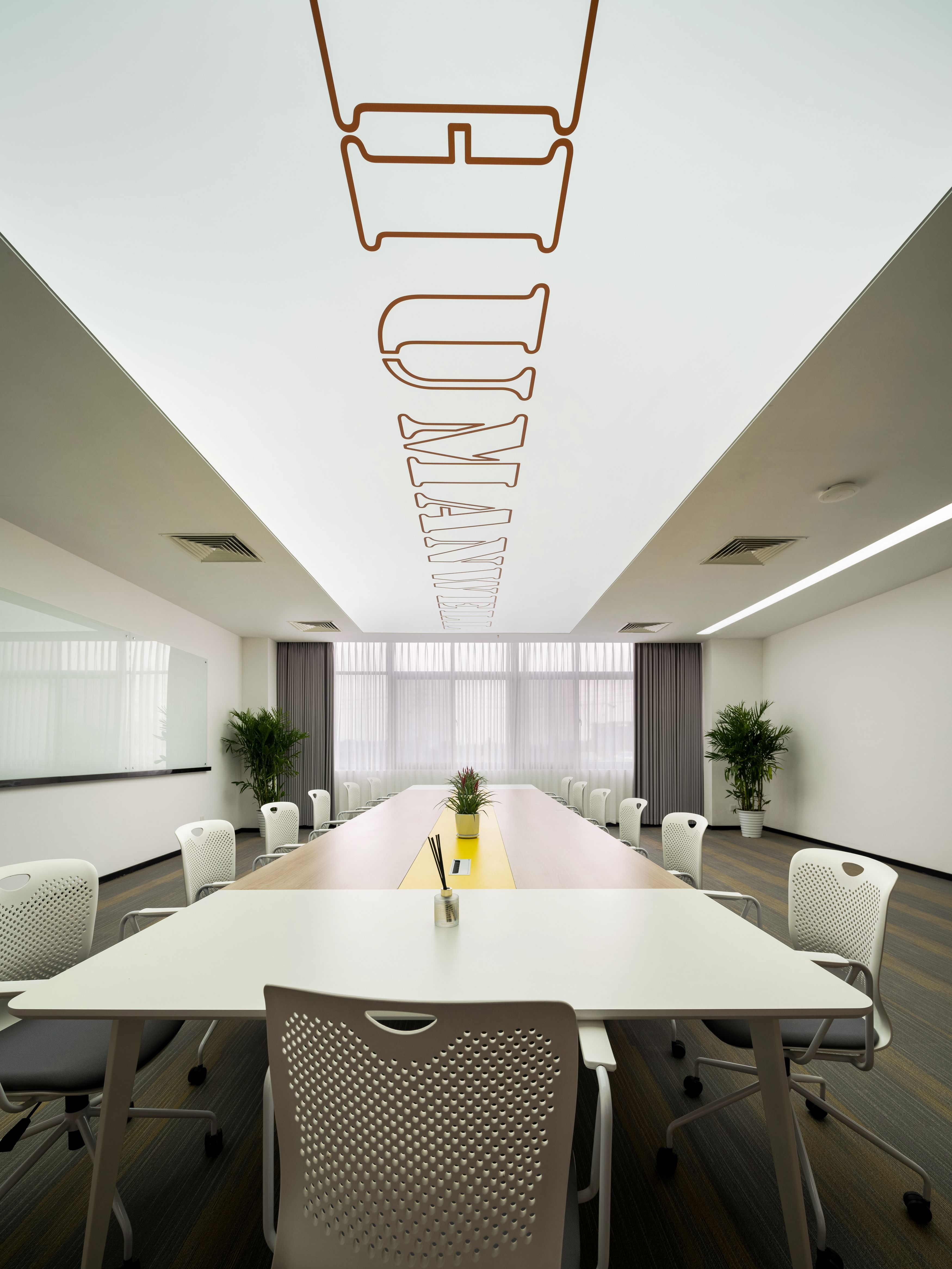 【完工案例】人福醫藥黃岡總部辦公室裝修完工！(圖5)